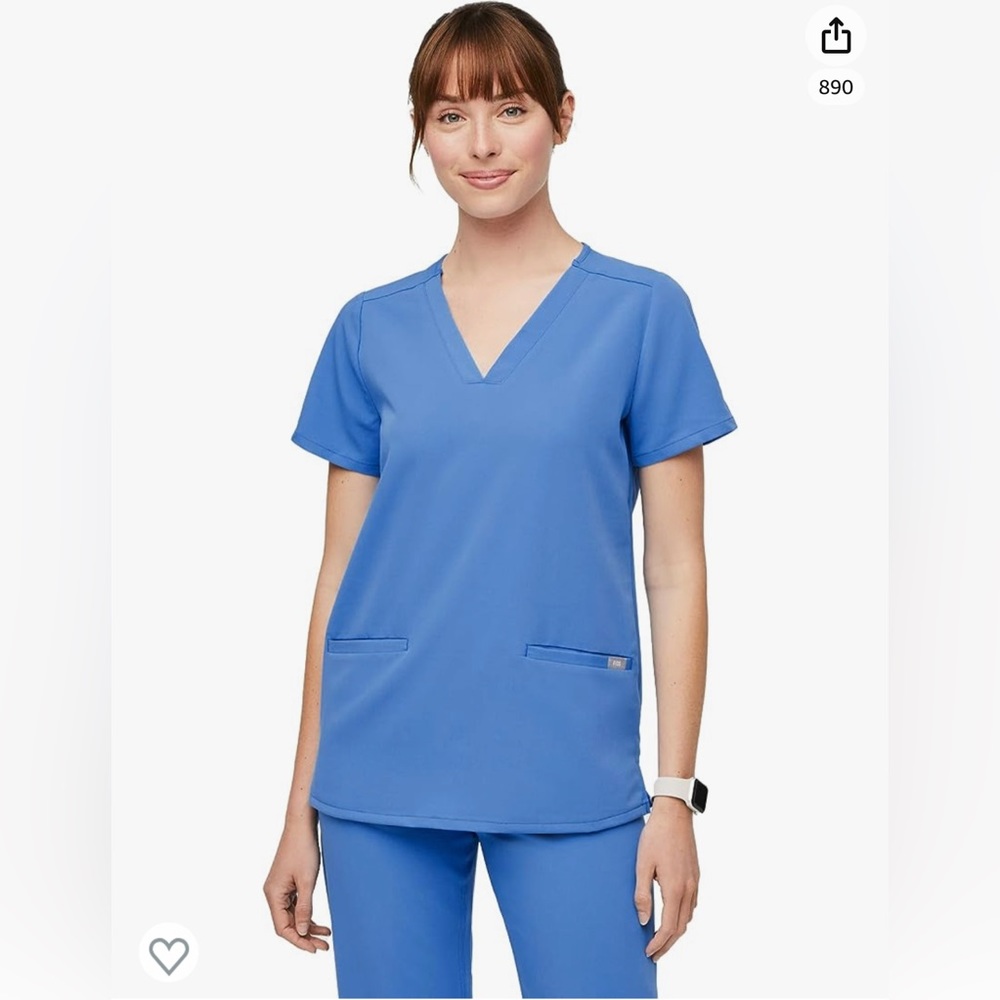FIGS Capri Blue three-pocket Casma top women’s XS